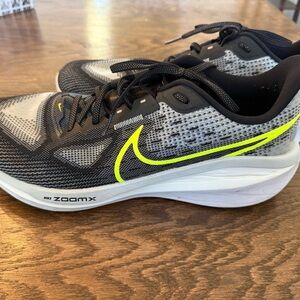 Nike ZoomX Men's Black and Neon Yellow Athletic Shoes